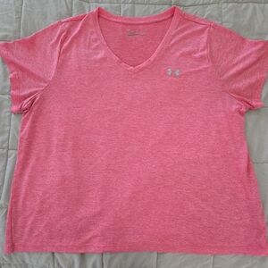 Under Armour Heatgear Loose Fit Shirt, Women's Plus 2X.